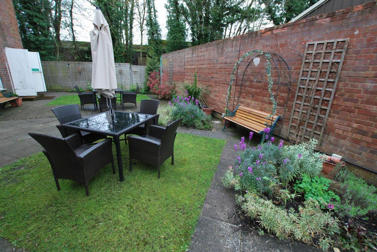 The Bridge Hotel Thrapston  Dış mekan fotoğraf